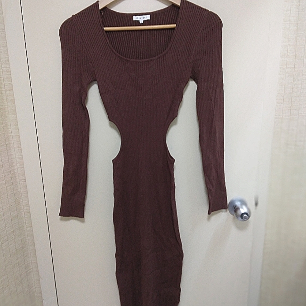 💕CRESENT, Size XS Brown Ribbed Scoop Collar Dress w/Side Cutouts 💕